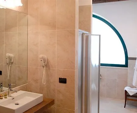 Masseria Relais Del Cardinale Hotel 5*